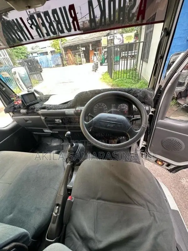 Isuzu ELF 2006 Lorry (Used)