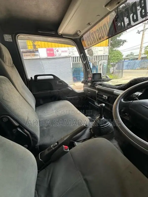 Isuzu ELF 2006 Lorry (Used)