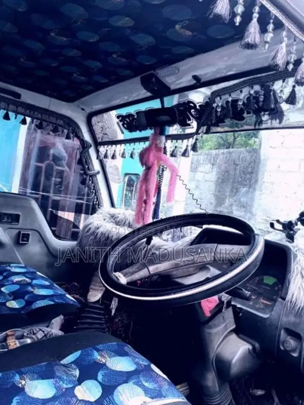 Mitsubishi Canter 1993 Lorry (Used)