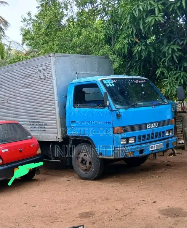 Isuzu ELF 1982 Lorry (Used)