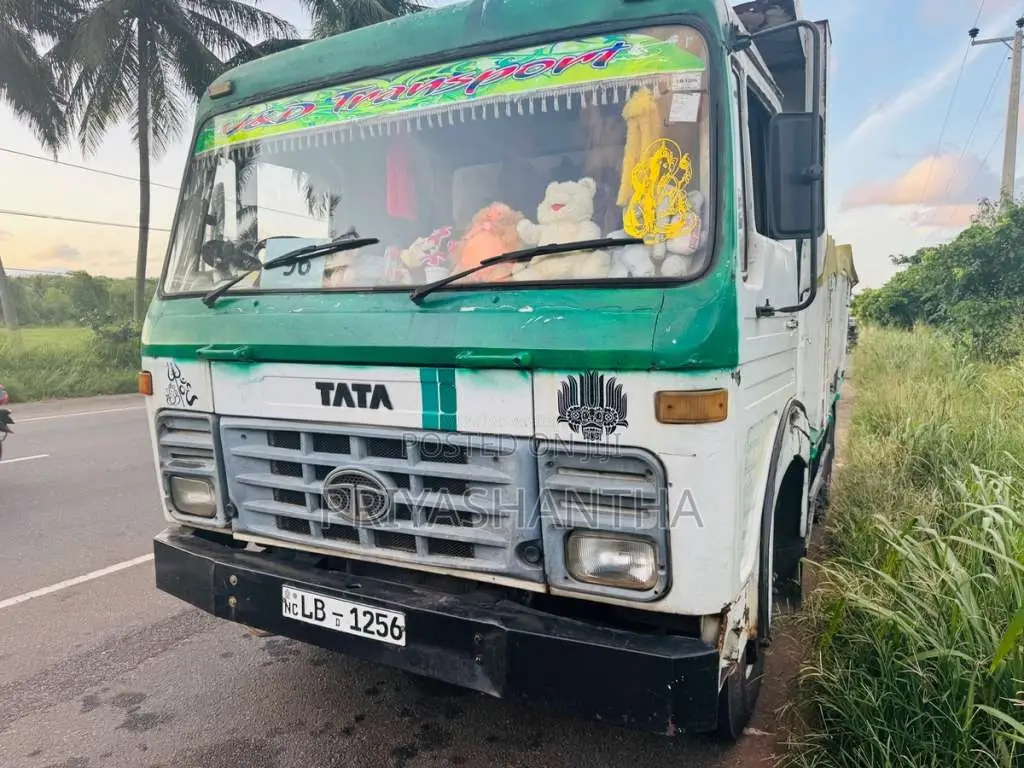 Tata Tipper 2006 Lorry (Used)
