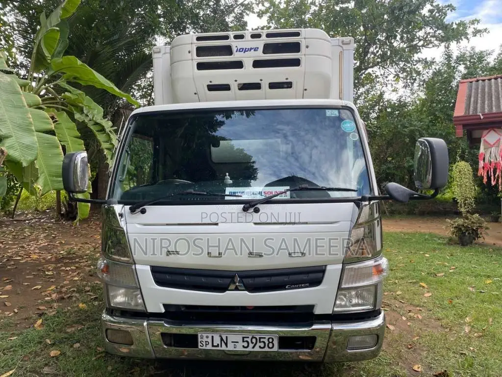 Mitsubishi Fuso 2012 Lorry (Used)