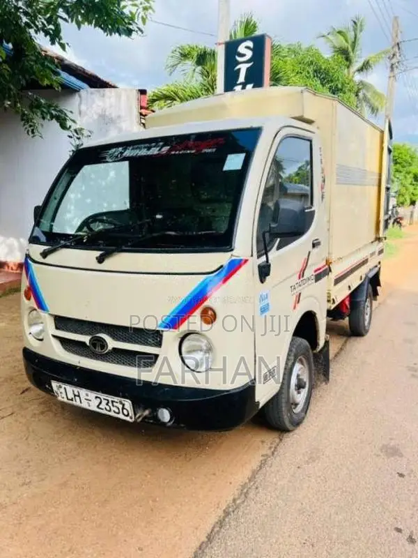 Tata Dimo Batta 2010 Lorry (Used)