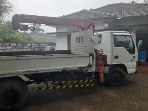 Isuzu Boom Truck 1990 Lorry (Used)