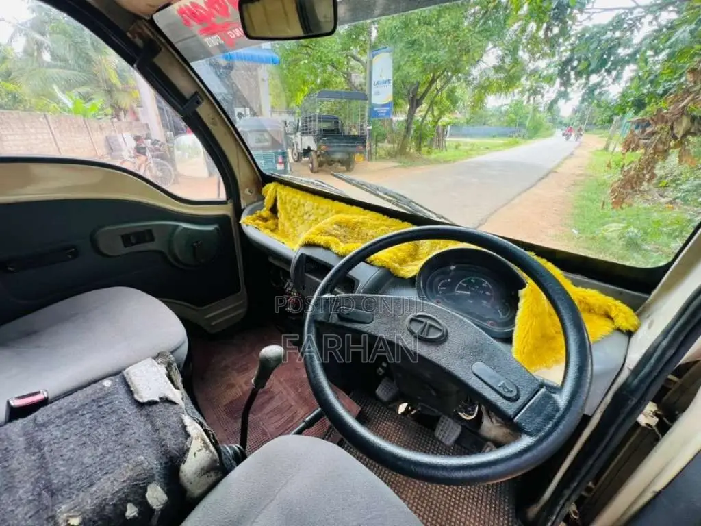 Tata Dimo Batta 2010 Lorry (Used)