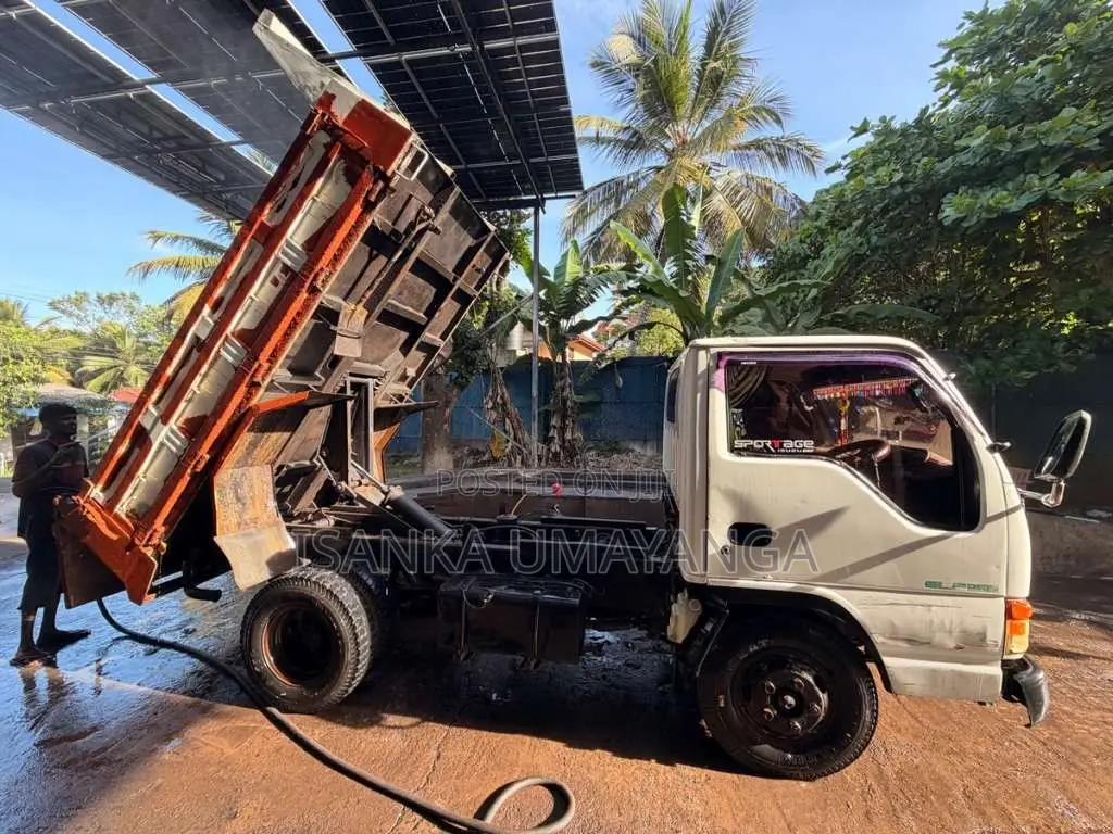 Isuzu Tipper 1997 Lorry (Used)