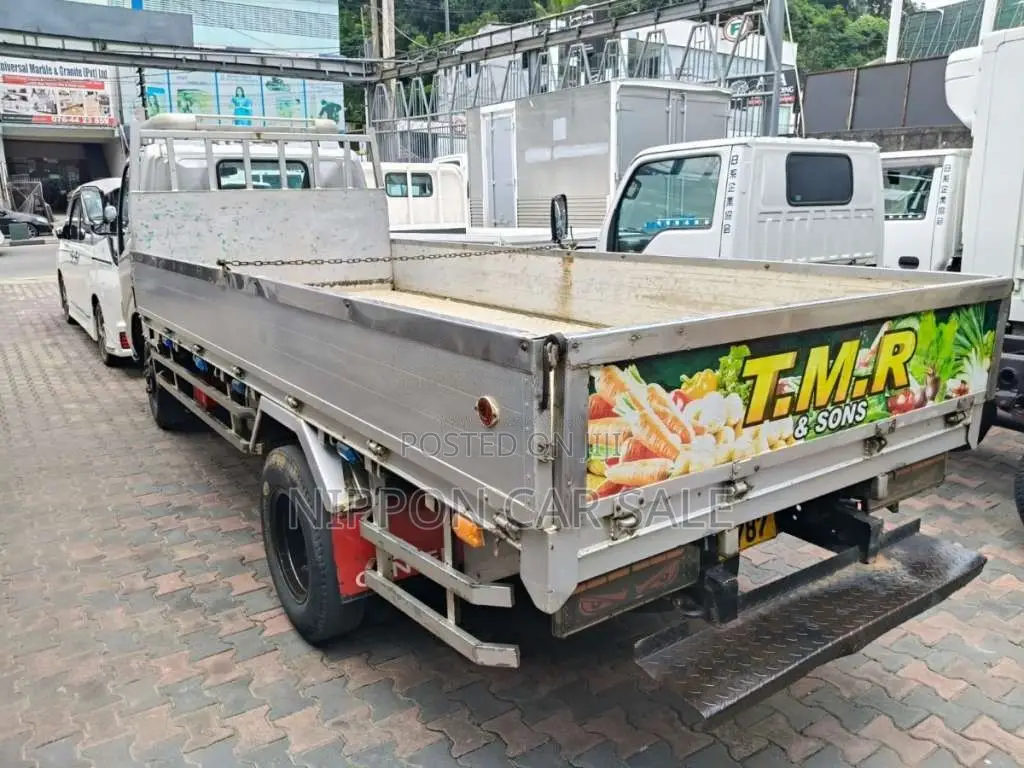 Toyota Dyna 2002 Lorry (Used)
