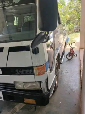Isuzu ELF 1980 Lorry (Used)