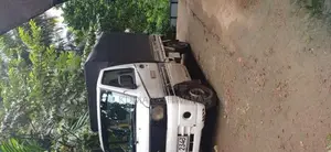 Mitsubishi 2001 Mitsubishi 2001 Lorry (Used)