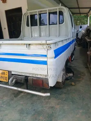 Isuzu ELF 1980 Lorry (Used)