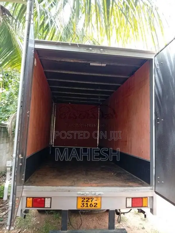 Isuzu ELF 1999 Lorry (Used)