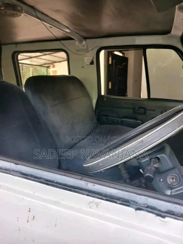 Isuzu ELF 1980 Lorry (Used)
