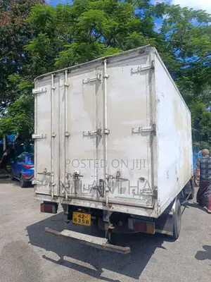 Isuzu NPR 1986 Lorry (Used)
