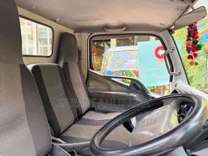 Mitsubishi Canter 2005 Lorry (Used)