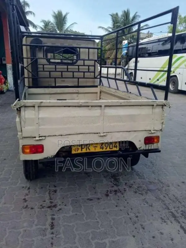 Tata Dimo Batta 2011 Lorry (Used)