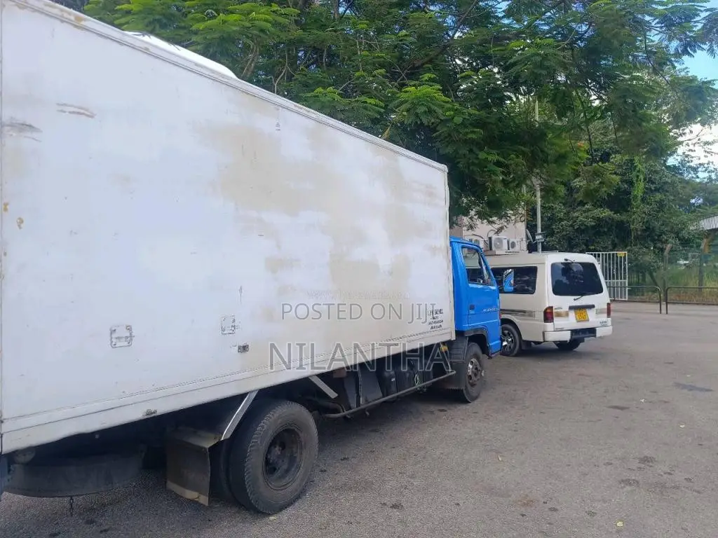 Isuzu NPR 1986 Lorry (Used)