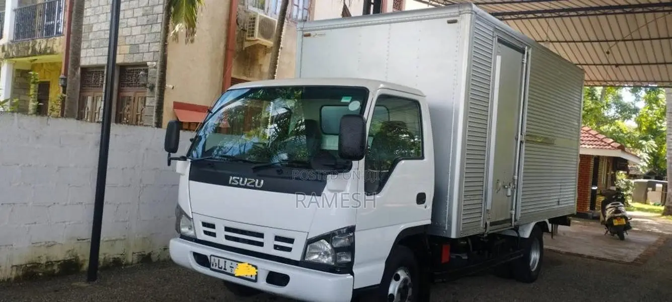 Isuzu NPR 2006 Lorry (Used)