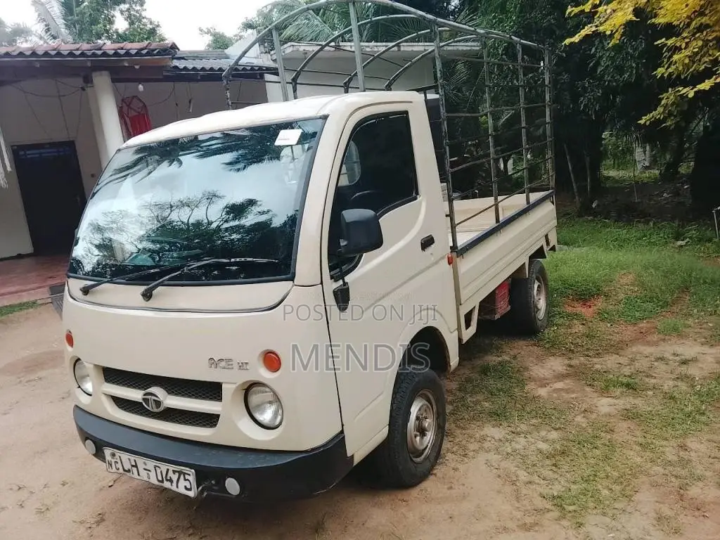 Tata Dimo Batta 2010 Lorry (Used)
