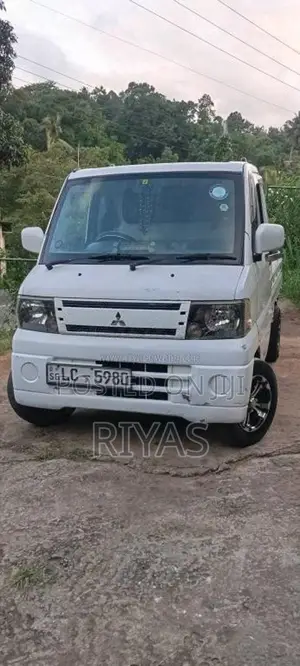Mitsubishi MiniCab 2002 Lorry (Used)