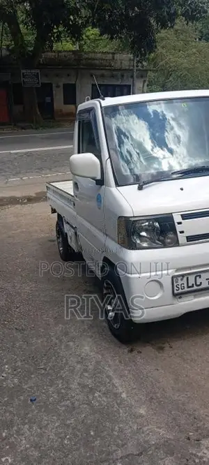 Mitsubishi MiniCab 2002 Lorry (Used)