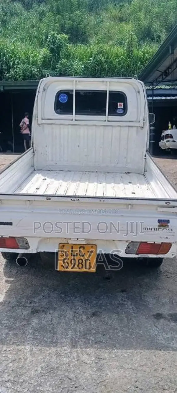 Mitsubishi MiniCab 2002 Lorry (Used)