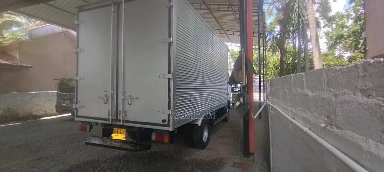 Isuzu NPR 2006 Lorry (Used)