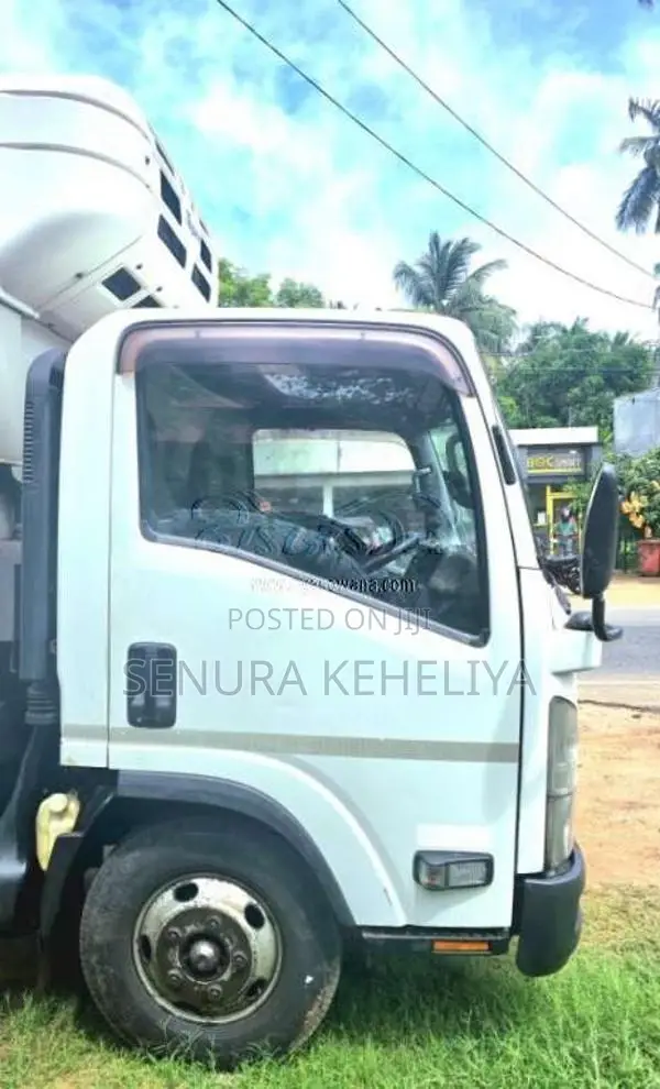 Isuzu ELF 2011 Lorry (Used)