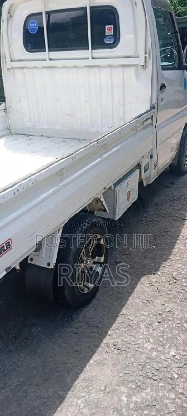 Mitsubishi MiniCab 2002 Lorry (Used)