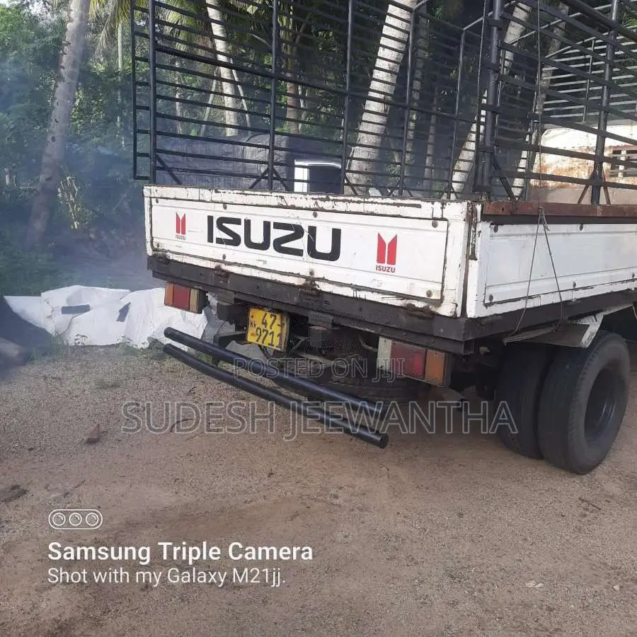 Isuzu ELF 1990 Lorry (Used)