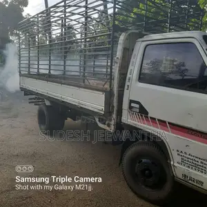 Isuzu ELF 1990 Lorry (Used)