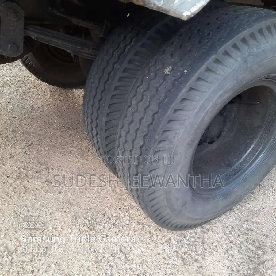 Isuzu ELF 1990 Lorry (Used)