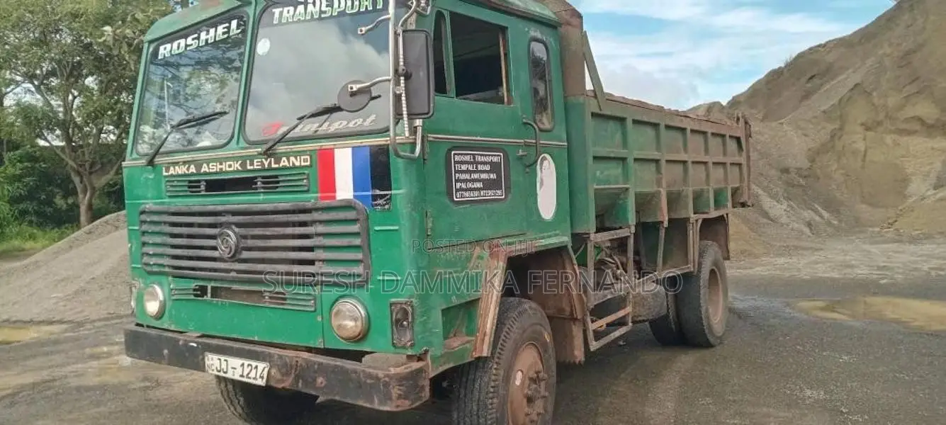 Ashok-Leyland Tipper 2004 Lorry (Used)
