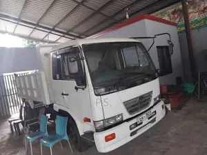 Nissan UD Tipper 2010 Lorry (Used)