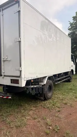 Isuzu NQR 2004 Lorry (Used)