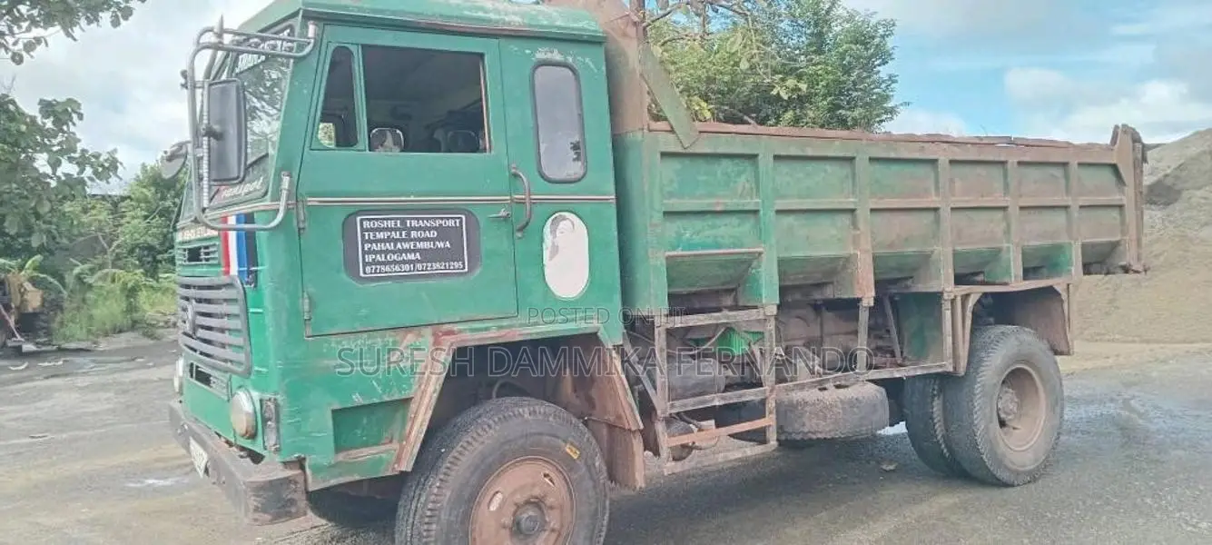 Ashok-Leyland Tipper 2004 Lorry (Used)