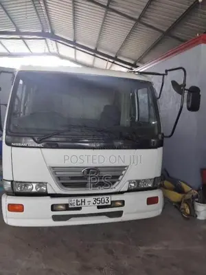Nissan UD Tipper 2010 Lorry (Used)