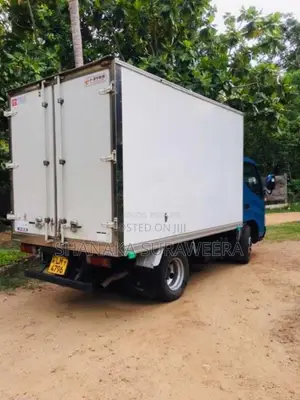 Toyota Dyna 2002 Lorry (Used)
