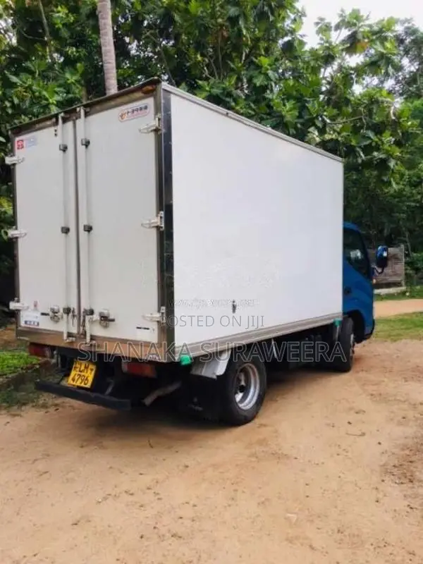 Toyota Dyna 2002 Lorry (Used)