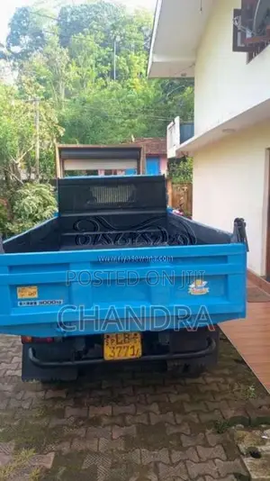 Isuzu 4HF1 2006 Lorry (Used)