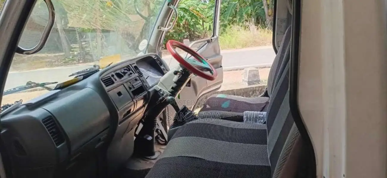 Mitsubishi Canter 2001 Lorry (Used)
