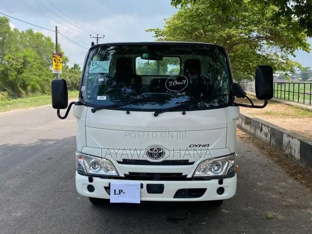 Toyota Dyna 2024 Lorry (Used)