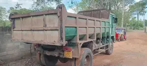Ashok-Leyland Tipper 2004 Lorry (Used)