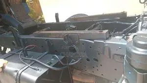 Isuzu 4HF1 2006 Lorry (Used)