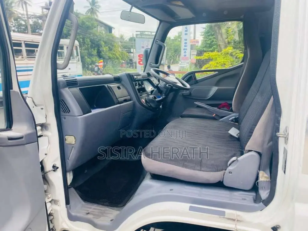 Mitsubishi Canter 2012 Lorry (Used)