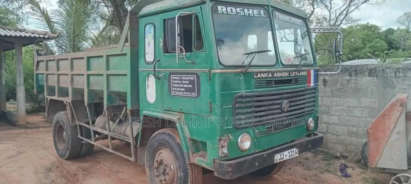 Ashok-Leyland Tipper 2004 Lorry (Used)