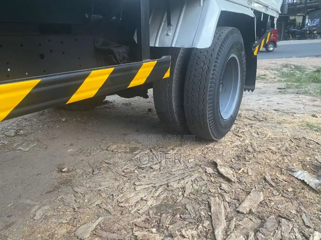 Toyota Dyna 1992 Lorry (Used)