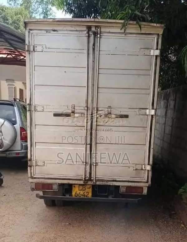 Mitsubishi Canter 2001 Lorry (Used)