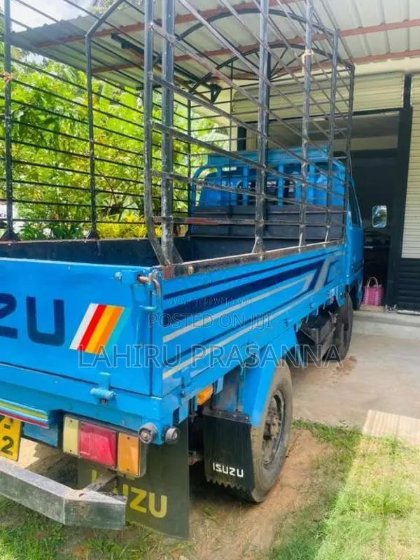 Isuzu ELF 1970 Lorry (Used)