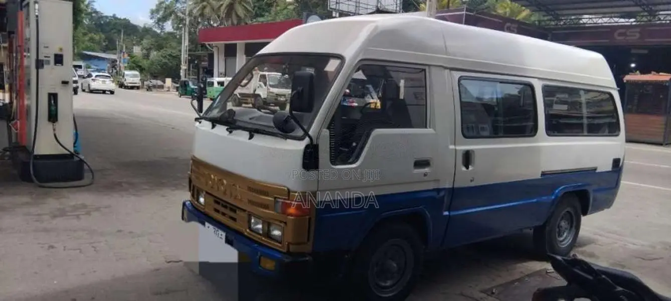Toyota Dyna 1982 Lorry (Used)