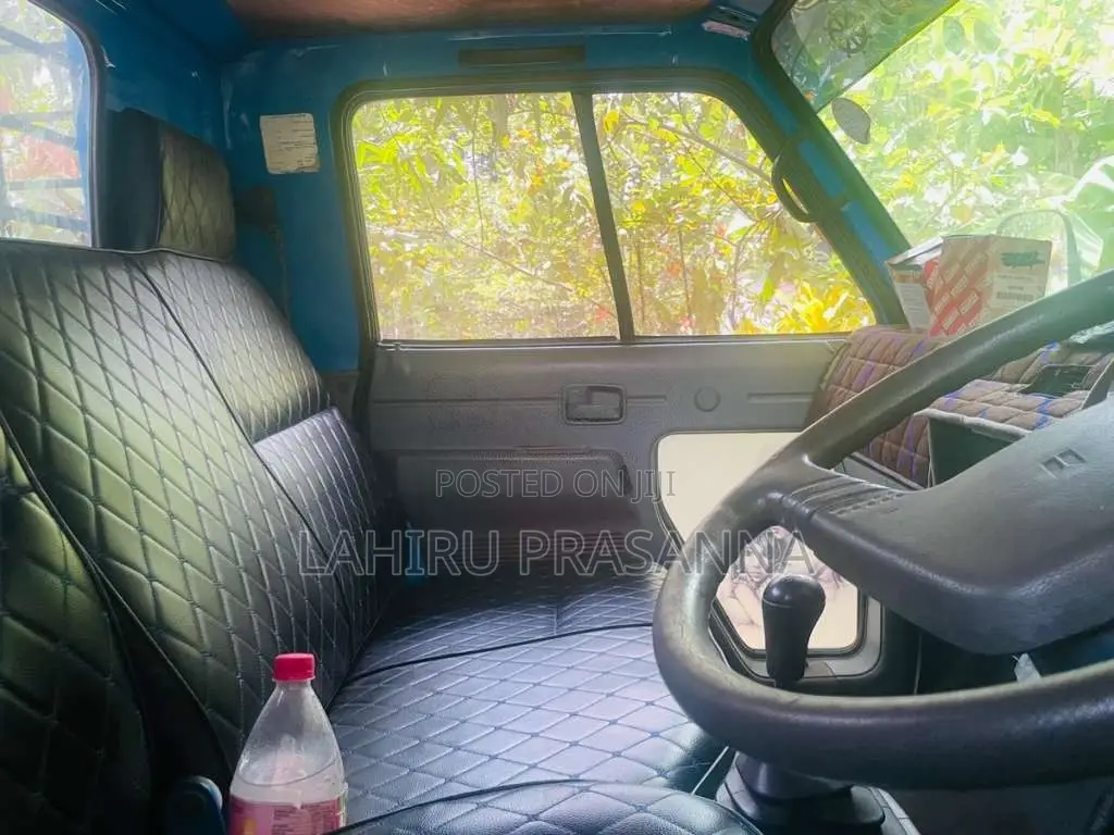 Isuzu ELF 1970 Lorry (Used)
